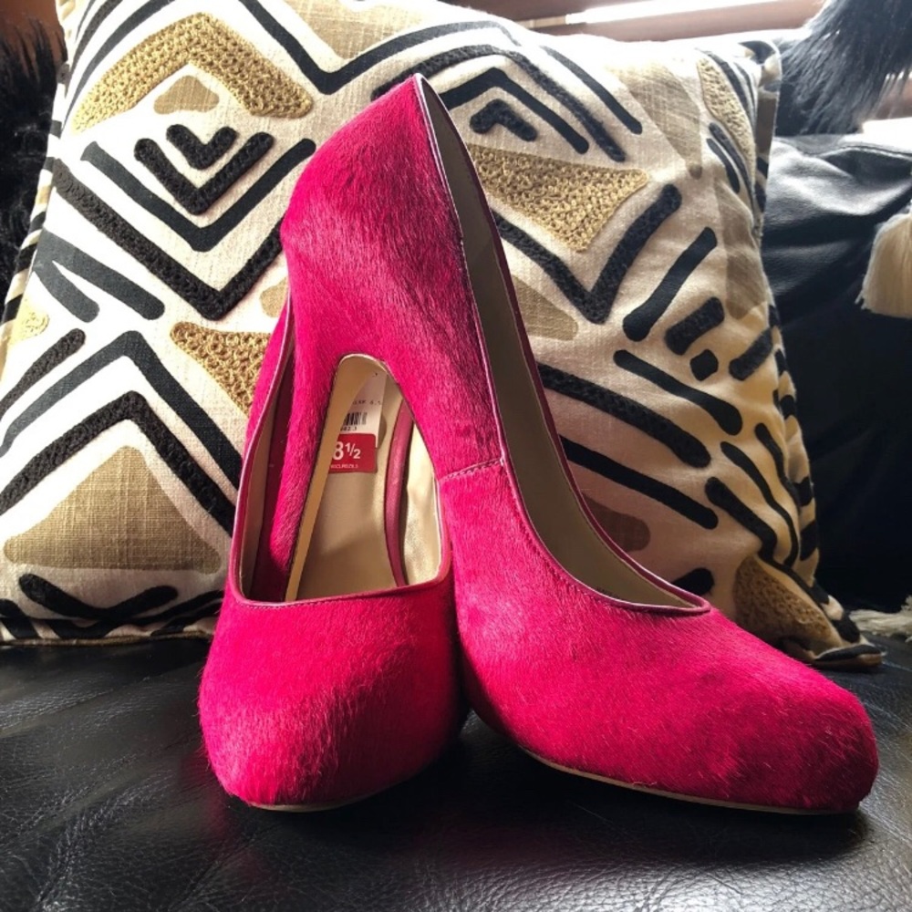 Pink pumps